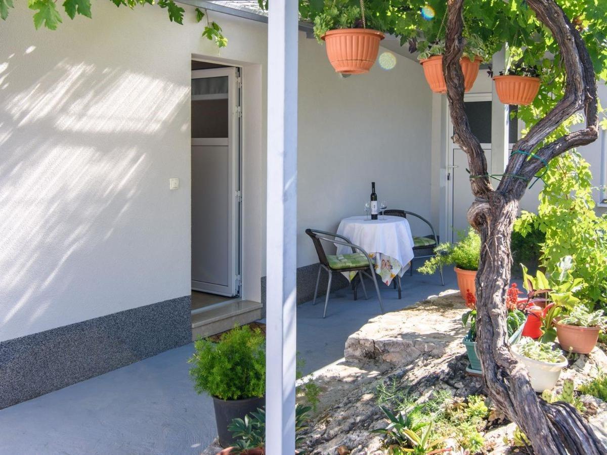 Apartments Beba - Peaceful Location Traù Esterno foto