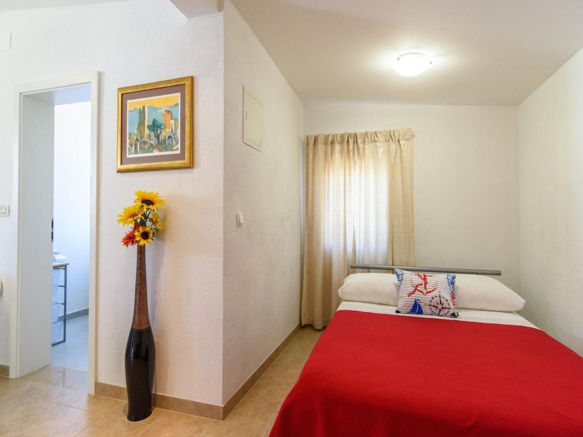 Apartments Beba - Peaceful Location Traù Esterno foto