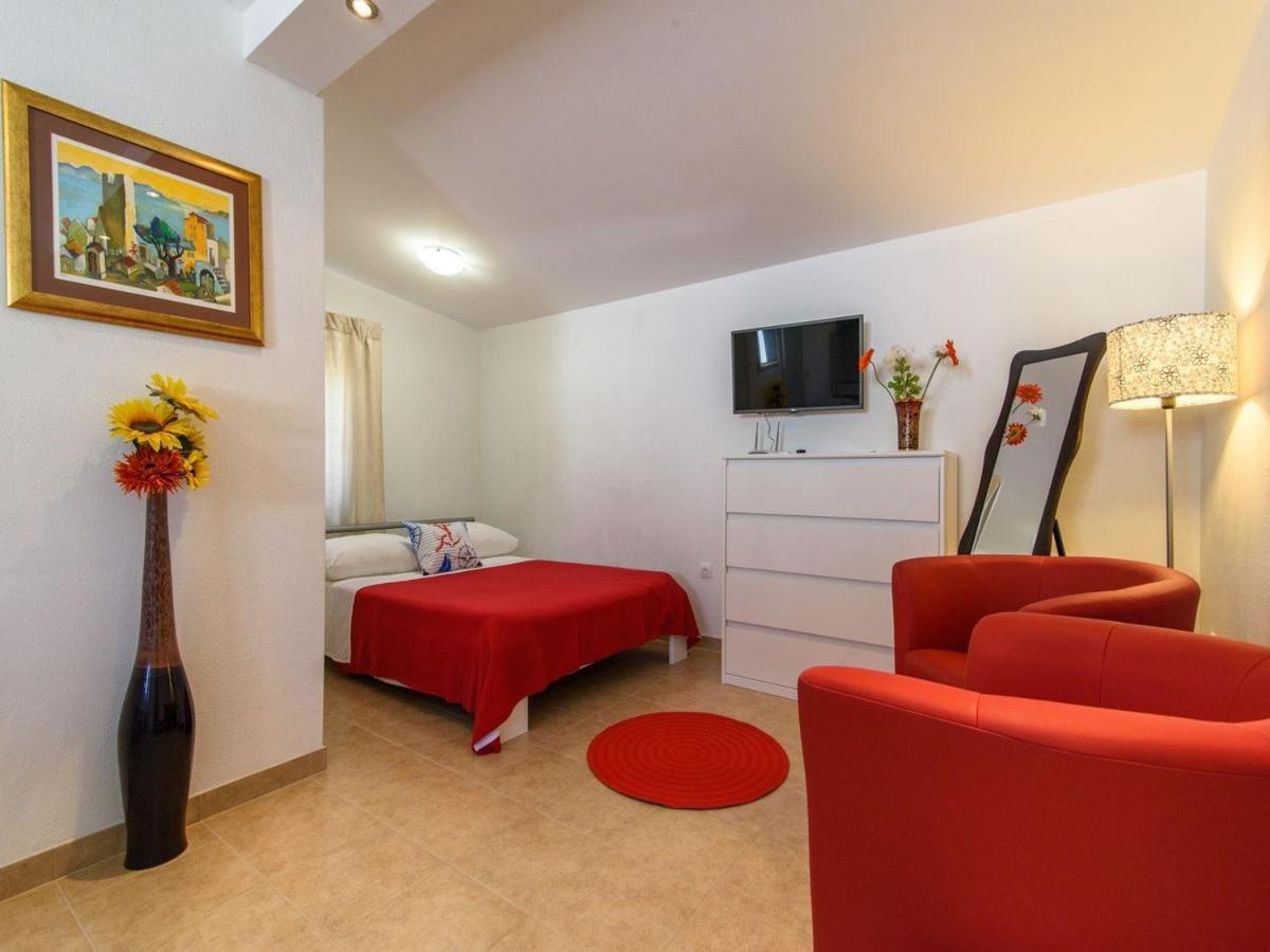 Apartments Beba - Peaceful Location Traù Esterno foto